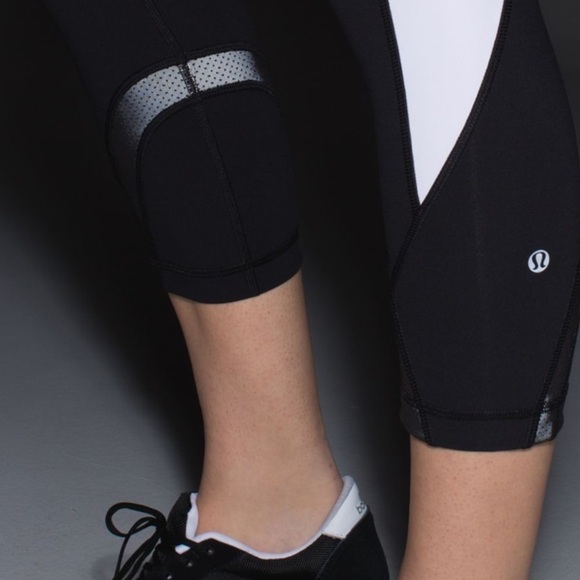 Lululemon Run Inspire Crop II Reflective legging Size 4 - Picture 14 of 16